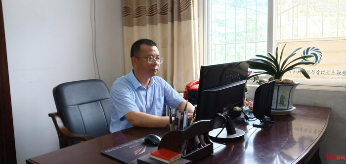 ▲范家小学校长张平原。