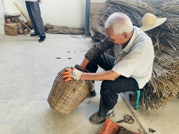 酒海合作社编织现场