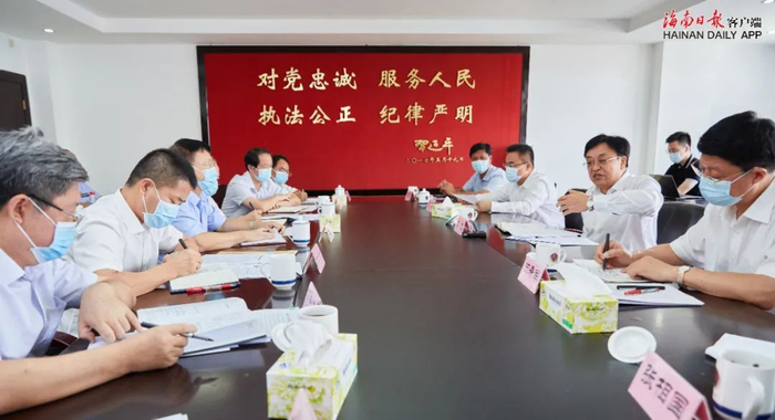 图为座谈会现场。海南日报记者 封烁 摄