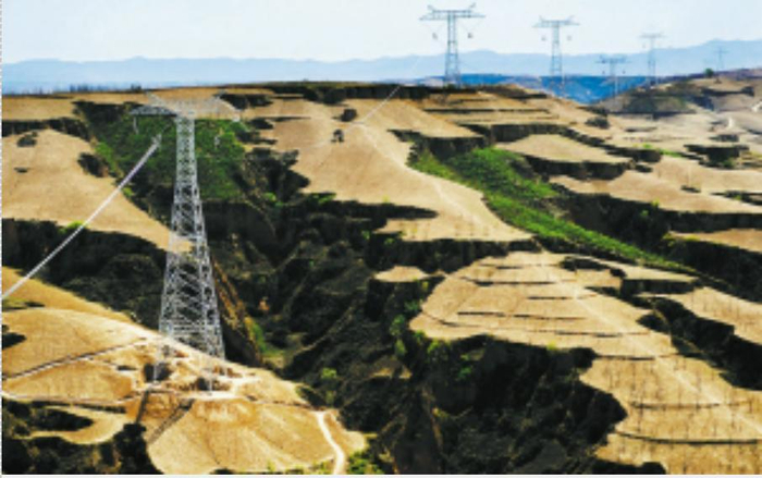 哈郑特高压工程山西段雄姿。