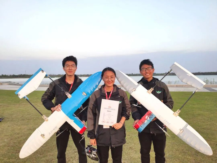 ▲ 精工学子获中国国际飞行器设计挑战赛三等奖