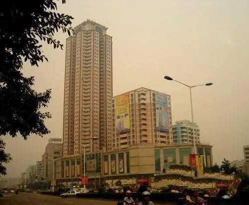 　　△东华大厦旧照