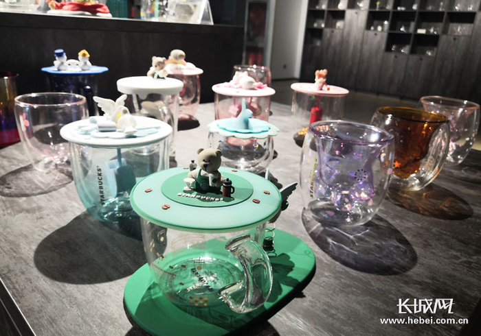 明尚德生产的玻璃杯。长城网记者 赵晓慧 摄