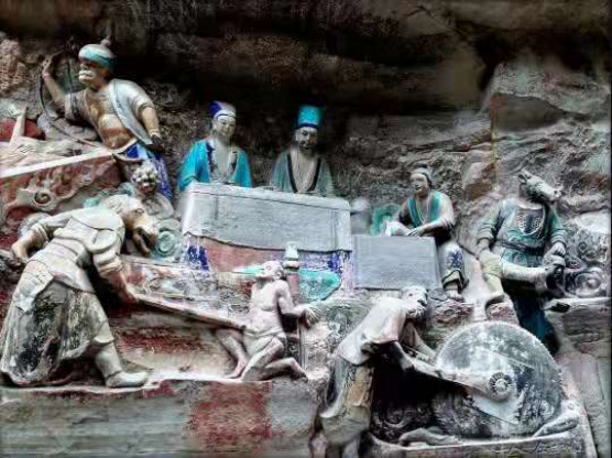 （大足石刻地狱巨变造像实景）