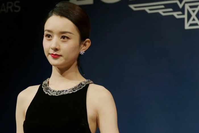 赵丽颖因最近的粉丝不理性行为被推上风口浪尖