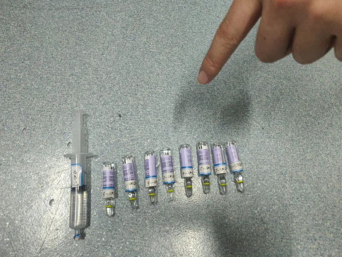 绵阳警方查获的第三代毒品。图/绵阳市公安局岳波、刘正元