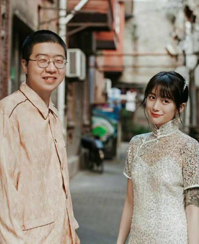 ·李诞与前妻“黑尾酱”。