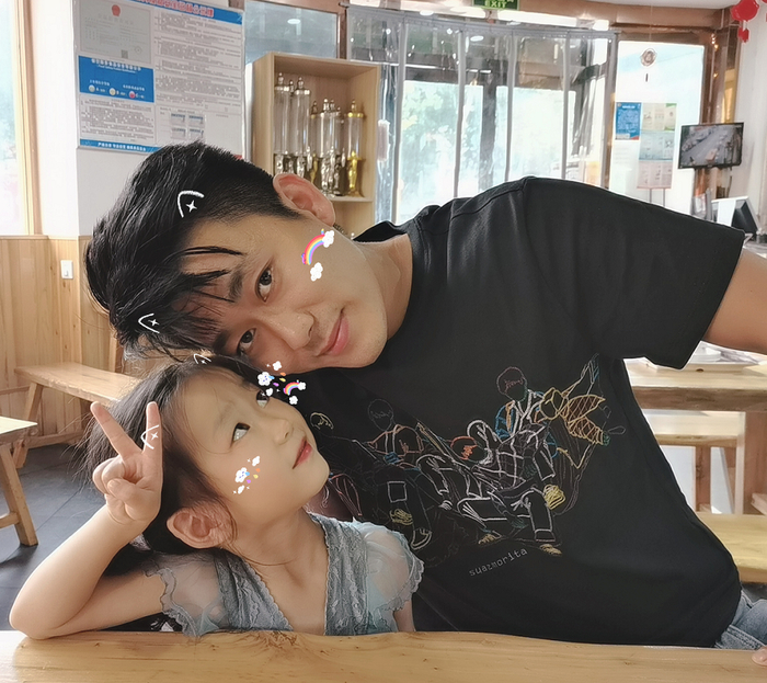 △周鑫强和女儿