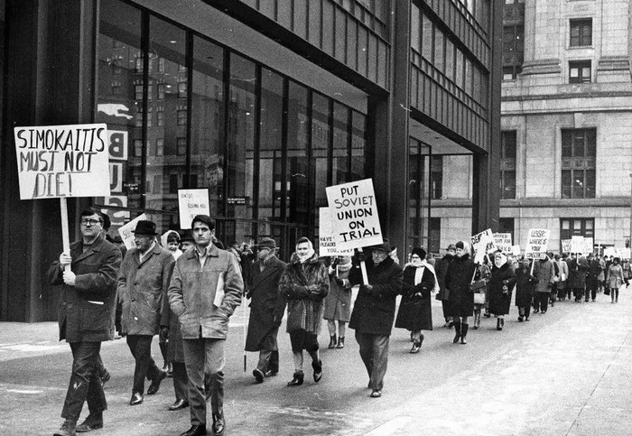 ·上世纪中叶，立陶宛年轻人游行反对苏联统治