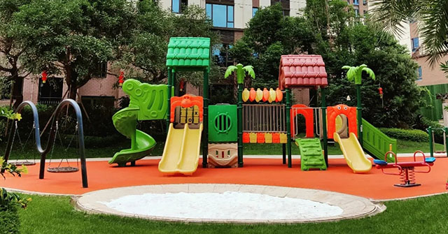 小区娱乐活动区实拍图