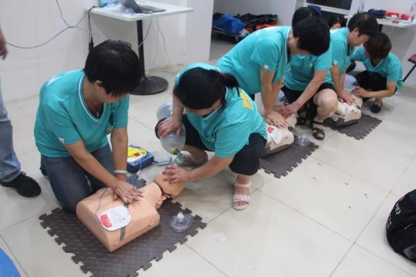 护理机构开展培训课程。 长宁区供图