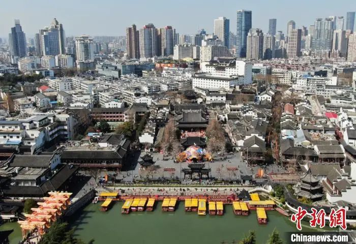 航拍六朝古都南京。　泱波 摄