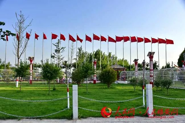 拥城村迎新公园一角。安新县人居办供图