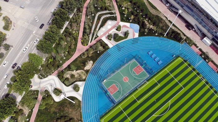这是7月9日拍摄的容城县体育公园（无人机照片）。新华社记者 骆学峰 摄