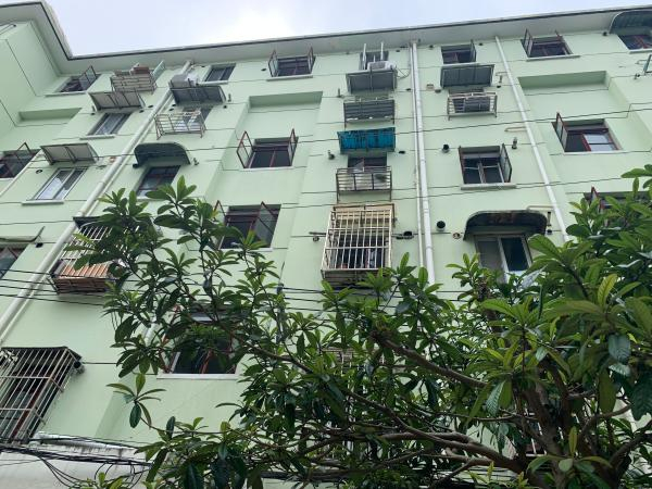 ▲市光四村是上世纪90年代初建造的售后公房。