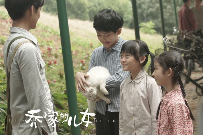 林若惜（右二）和张熙唯（右一）私下也是好朋友。