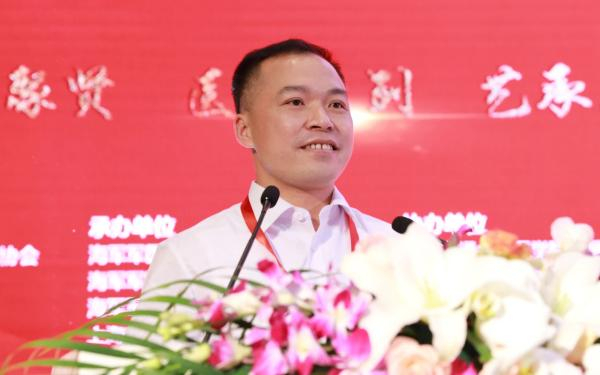 长海医院政委徐财明致辞