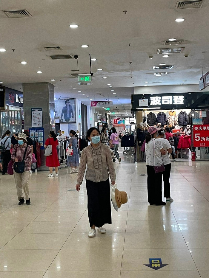 大红门服装商贸城内客流不断