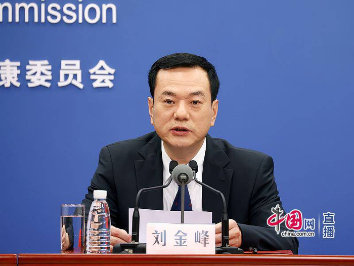 健康中国行动合理膳食行动工作组副组长、国家卫生健康委食品司司长刘金峰。图片来源：中国网