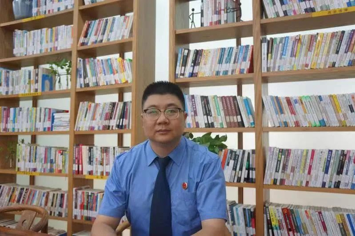 图为浙江省金华市人民检察院第一检察部检察官王波 徐一鸣 摄