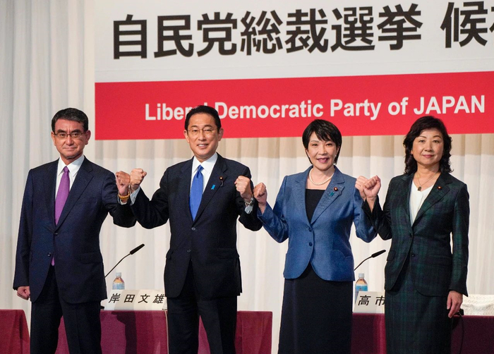 当地时间2021年9月17日，日本东京，日本自民党总裁选举拉开帷幕，候选人发表竞选演讲。图/IC photo