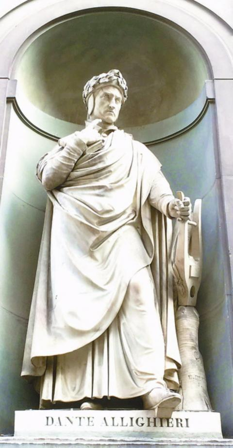 佛罗伦萨的但丁雕像。 王宇麒摄