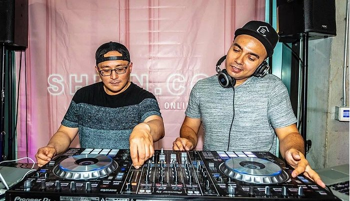 Shein的快闪店店内提供各式点心，图片来自Shein官方