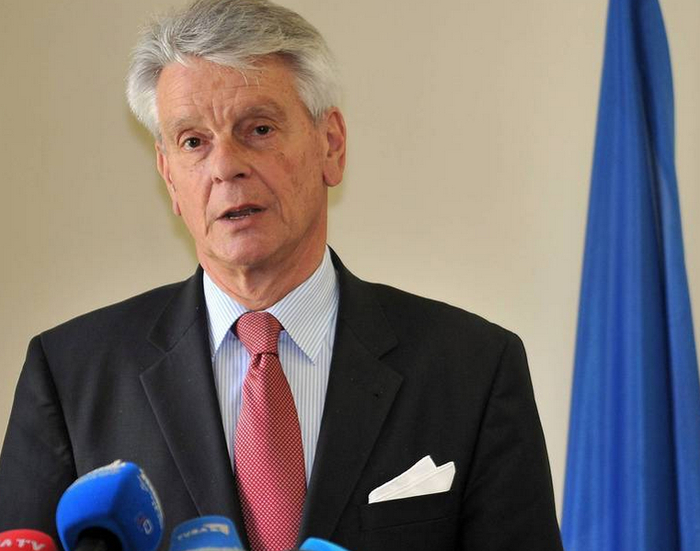 妄图踩台湾问题红线的法国参议员李察（图自法媒）