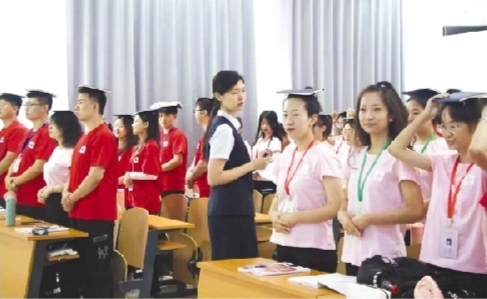  盛京银行对新员工进行培训。本文图片由盛文摄