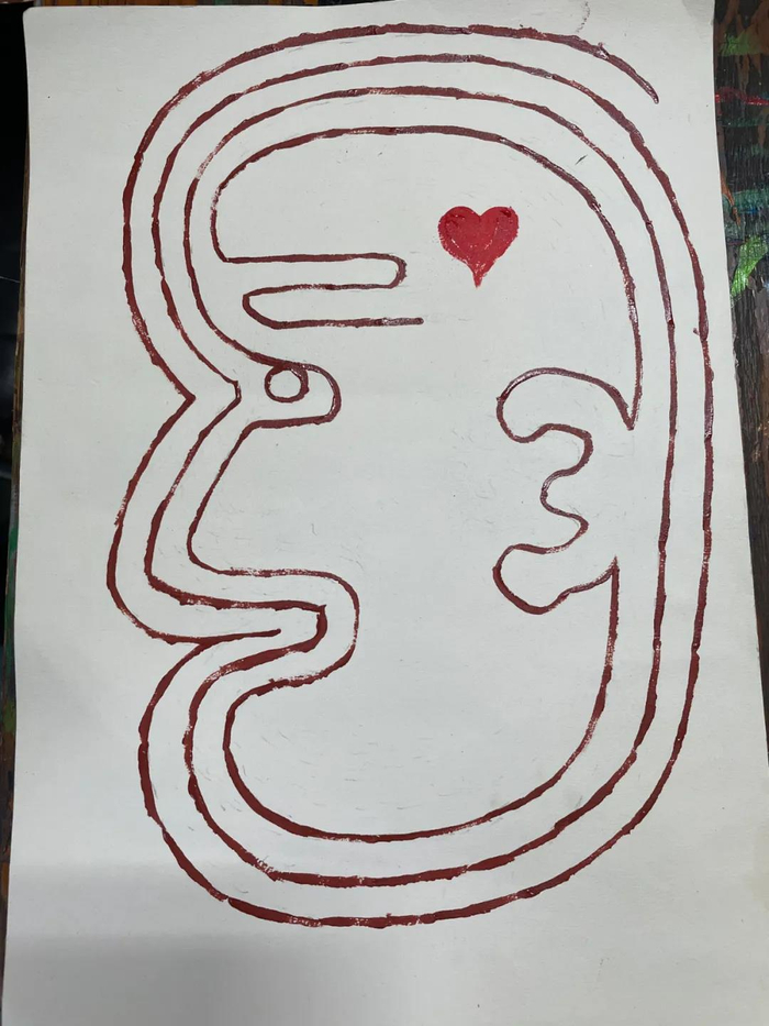 刘景冬在病房画室里完成的最新画作。新京报记者周思雅 摄