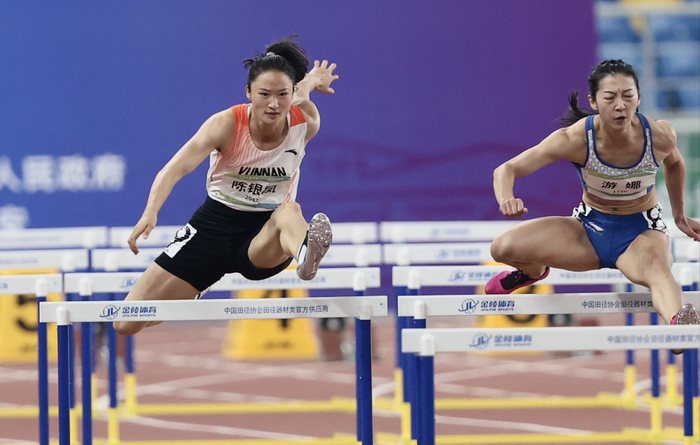 陈银凤奋力拼搏。周灿 摄