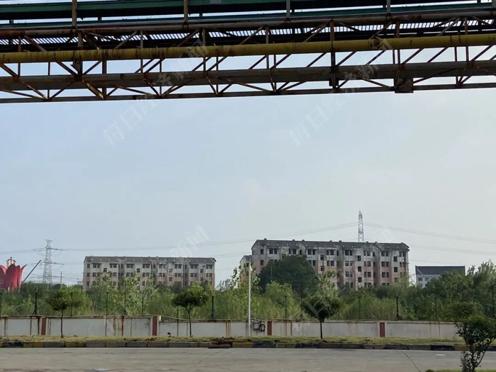 廉租房的四栋房子距离厂区较近