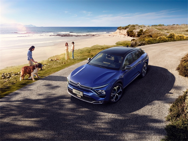 东风雪铁龙凡尔赛C5 X 东风雪铁龙供图 华龙网发