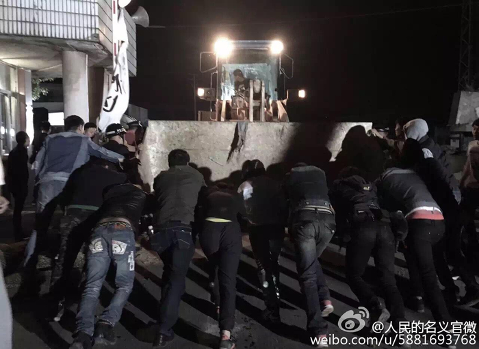 ▲《人民的名义》拍摄现场花絮。图据微博