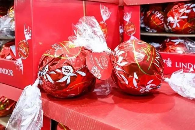 △XXL瑞士莲巧克力球，幼滑细腻、入口即溶