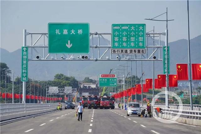 （摄影/甘侠义）