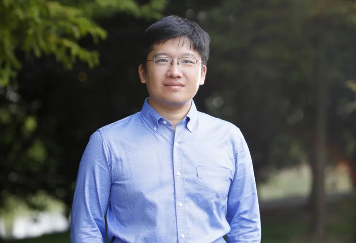 ▲ 6年，69页， 华东师大青年数学家用代数方法解决几何难题！