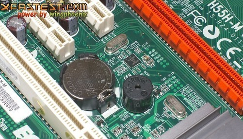 主板电池旁边的蜂鸣器