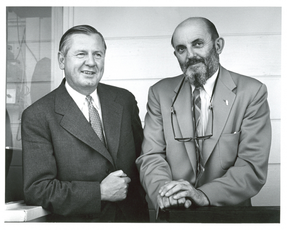 安塞尔·亚当斯使用哈苏500C创作的《月亮与半圆山》