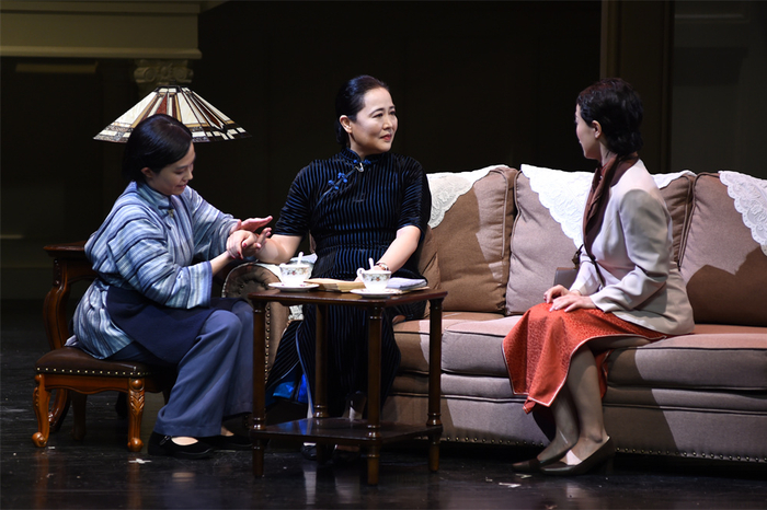 《宋庆龄和孩子们》剧照