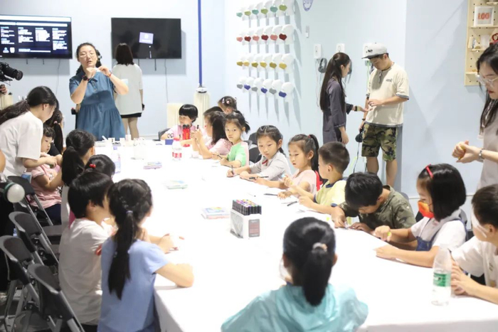 ▲ “随到随做”——美育体验课程之节气折纸