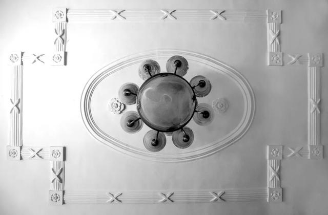 △张园77号一楼会客厅天花装饰图案