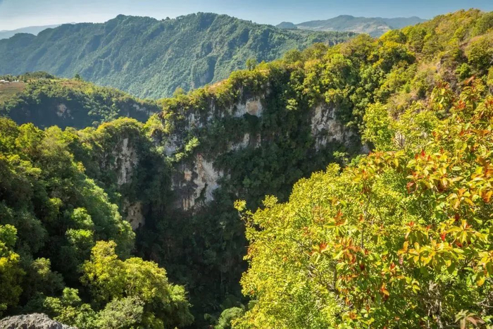临沧沧源天坑 图源：视觉中国