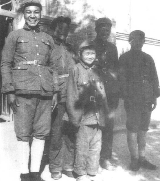 △随红军长征到达陕北的部分藏族战士