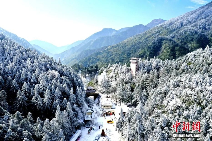 武夷山国家公园美丽的雪景。王东明 摄