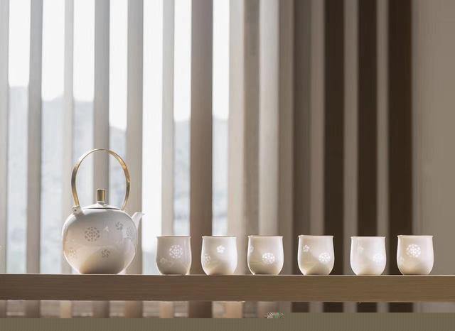 玉珀产品。《景德气象：中国文化的一个面向》内页插图。