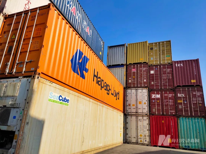 国内海运仓多是运不出去的重箱&nbsp;每经记者 张韵 摄