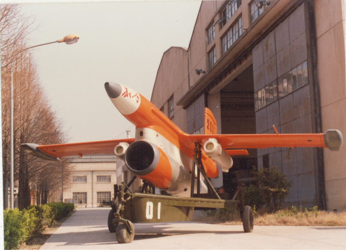 图为我校研制的核试验无人取样机