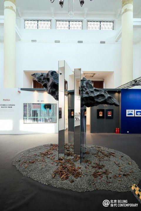 王志鸥在“数置”单元作品效果图，《PROTOTYPE II》，镜面装置/影像，尺寸可变，2021