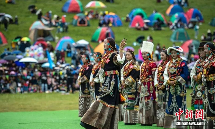 资料图：西藏自治区那曲市比如县举行的“牧人风采·比如形象”选拔赛。中新社记者 刘忠俊 摄
